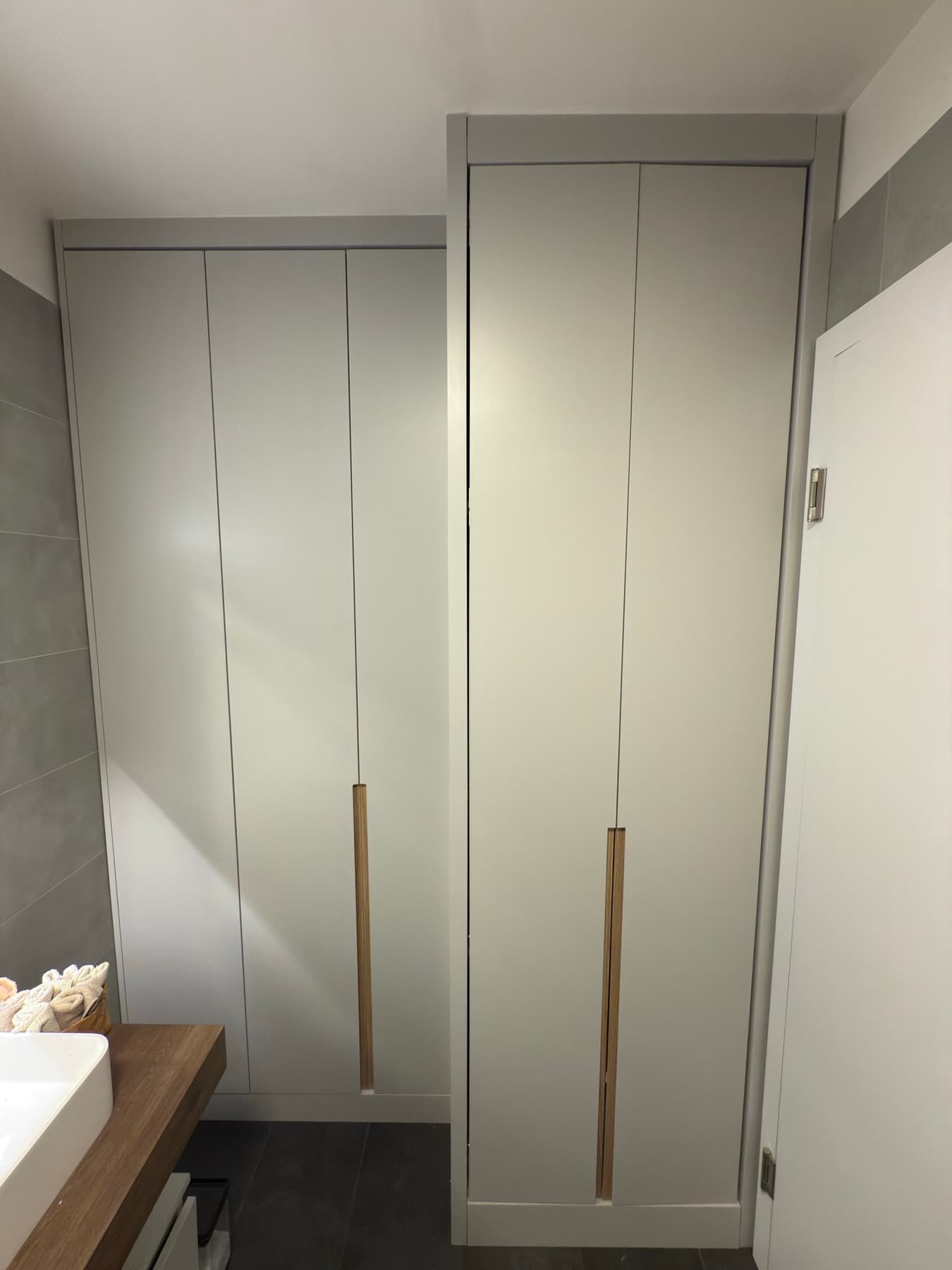 Armoire de salle de bains — Husaj