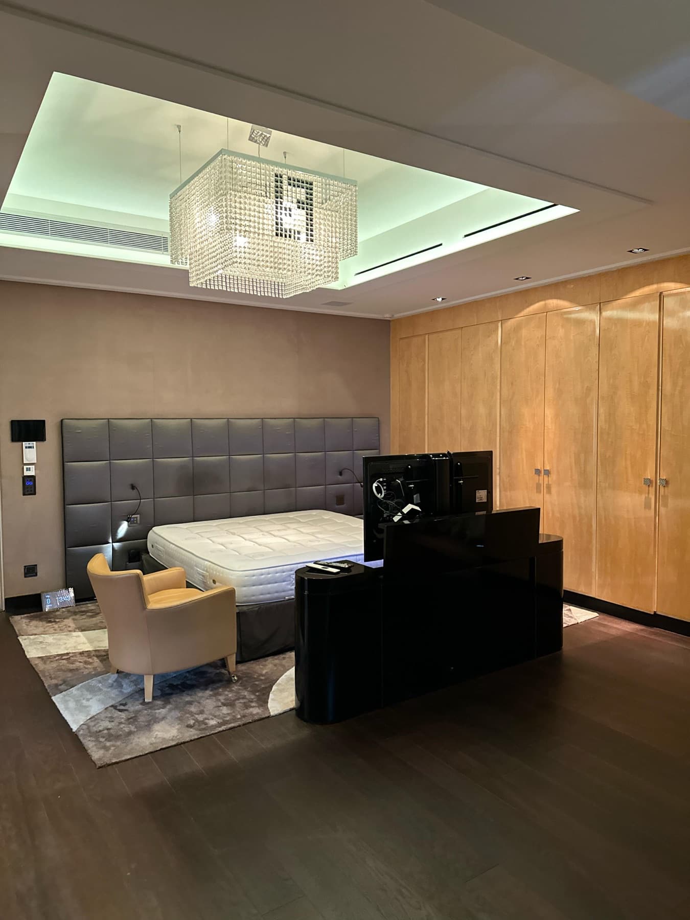 Avant travaux — Penderie et rangements — Cologny